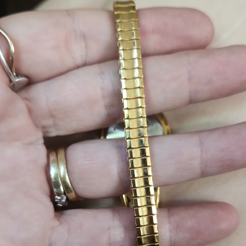 Vintage Seiko Gold Tone Cherub Women's Bracelet Watch‎